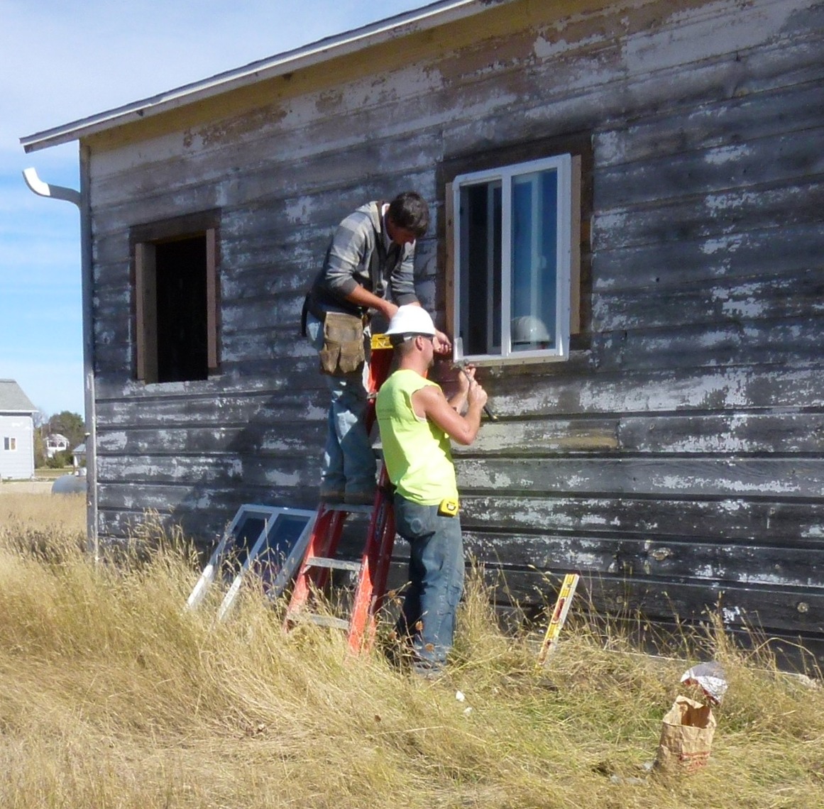 The VIVA HOME SYSTEMS team during an installation